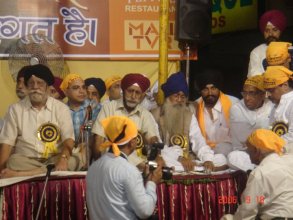 Pro-RSS bigwigs hobnob with Sikh leaders