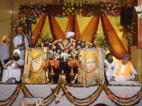 Parkash of Guru Granth Sahib with image of Hindu Deity Ram Chandar