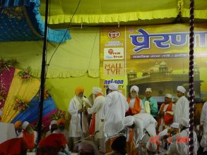 Prerna 2007, Vedanti being honored by pro-RSS members