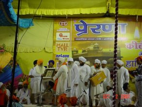 Prerna 2007, Vedanti being honored by pro-RSS members with Ram Murti