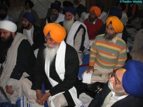 Takht Sri Keshgarh Sahib Jathedar Nandgarh in Sangat