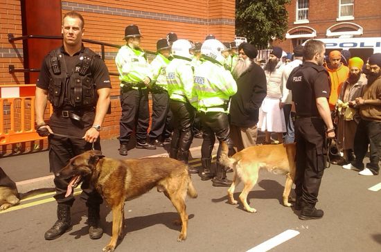 Authorities using Police Dogs to Intimidate Sangat