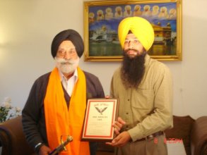 Col. GS Sandhu being Honored by Dal Khalsa of America